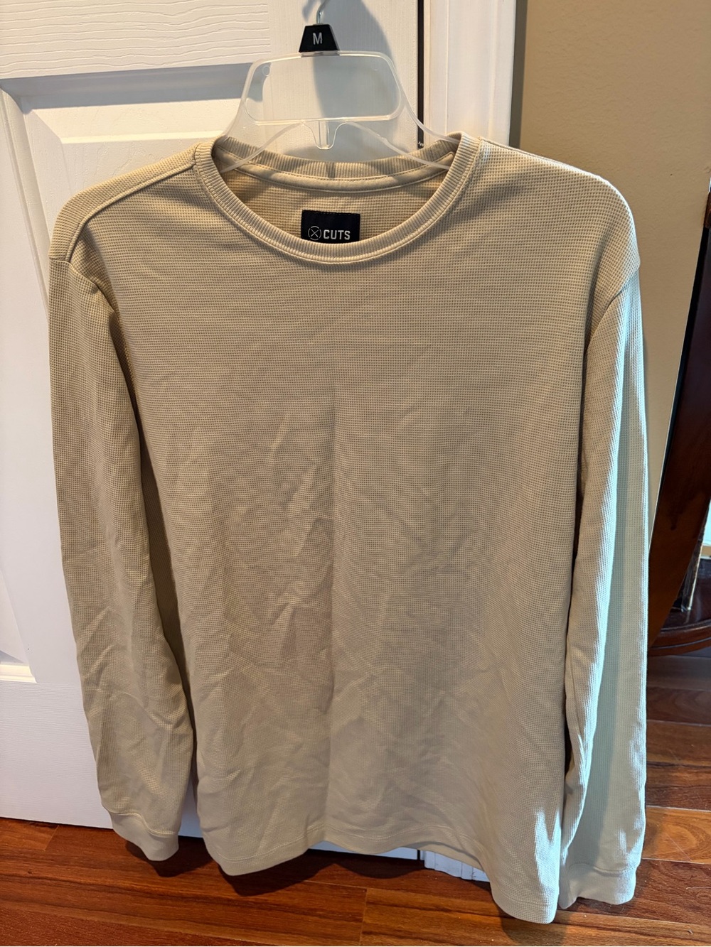 NWT Cuts Clothing Men’s Prestige Thermal - size Medium - Heather Moss color